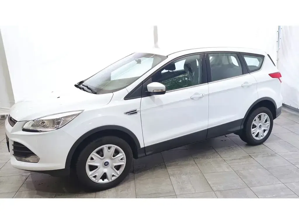 Gebraucht Ford Kuga Trend 120 PS (88 kW) 2016 Weiß SUV