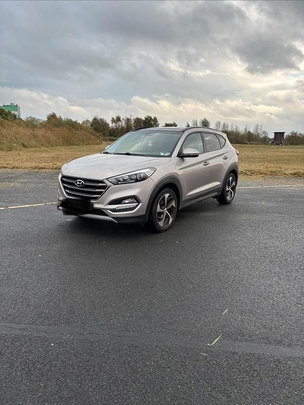 Beige Gebraucht 2018 Hyundai Tucson SUV | 14.999 € (Superpreis) - Bild 1/4