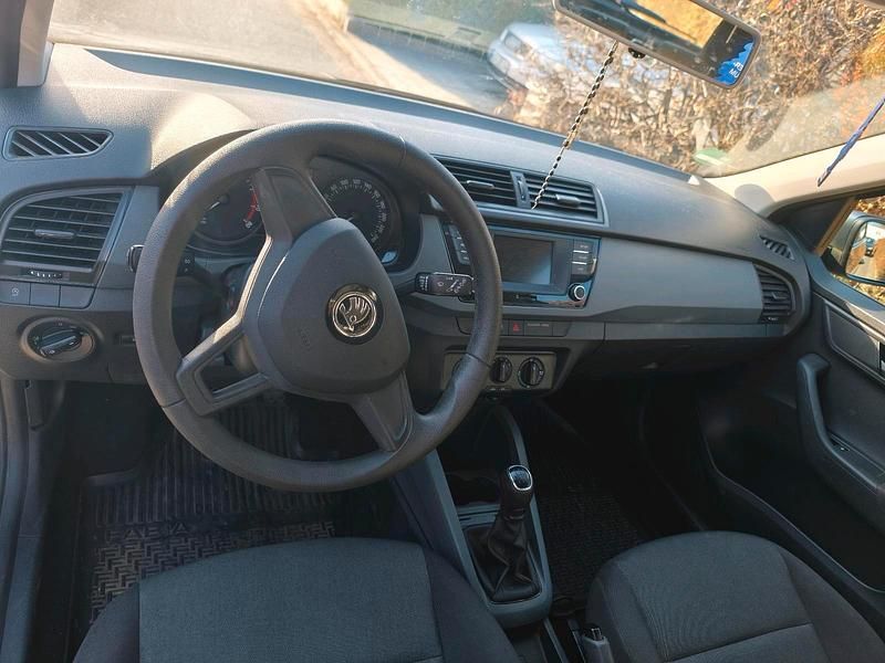 Gebraucht Skoda Fabia Active 60 PS (44 kW) 2017 Grau Kleinwagen