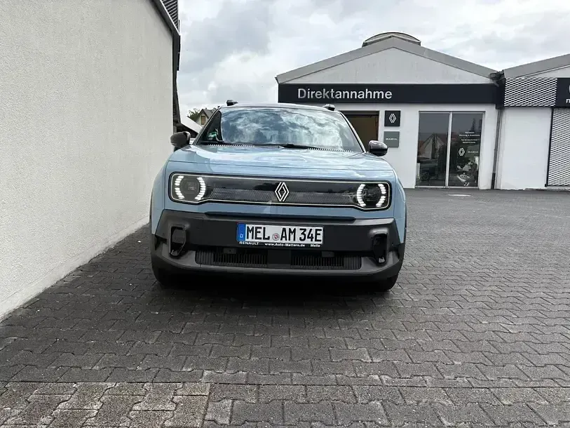 Gebraucht Renault 4 E-Tech Komfort 110 kW (150 PS) 2025 Blau SUV