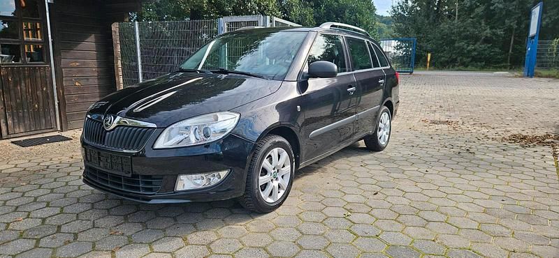 Schwarz Gebraucht 2013 Skoda Fabia Kombi | 2.500 € (Guter Preis) - Bild 1/4