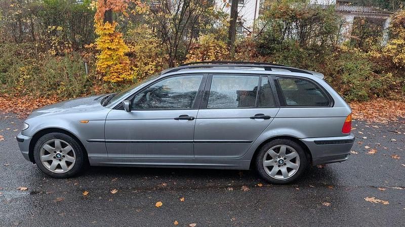 Gebraucht BMW 318 143 PS (105 kW) 2005 Grau Kombi
