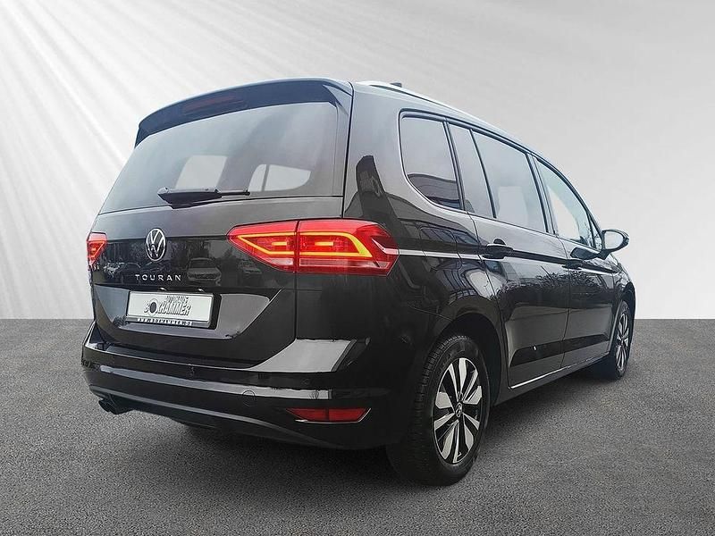 Gebraucht VW Touran Move 150 PS (110 kW) 2024 Schwarz (deep black perleffekt) Van / Kleinbus
