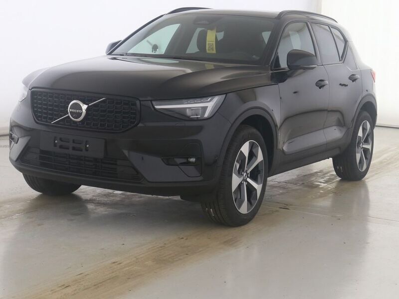 Schwarz Gebraucht 2024 Volvo XC40 Plus SUV | 34.990 € (Guter Preis) - Bild 1/4