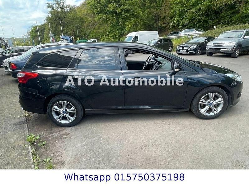 Gebraucht Ford Focus Trend 125 PS (91 kW) 2013 Schwarz Coupé