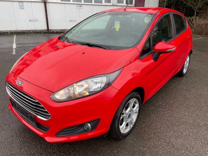 Rot Gebraucht 2016 Ford Fiesta Titanium Kleinwagen | 6.790 € (Guter Preis) - Bild 1/4