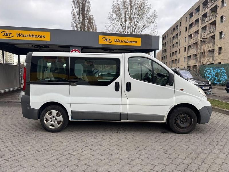 Gebraucht Opel Vivaro 114 PS (83 kW) 2013 Weiß Van / Kleinbus