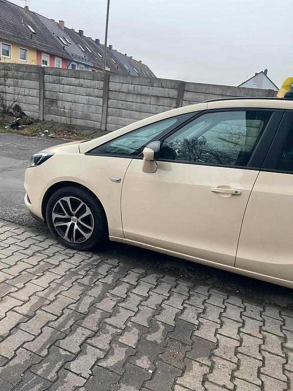 Gebraucht Opel Zafira 131 PS (96 kW) 2018 Beige Van / Kleinbus