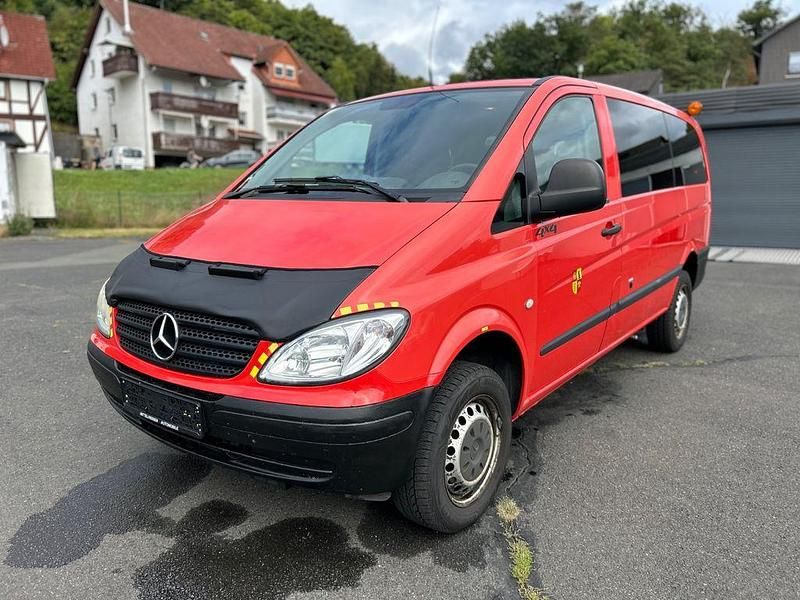 Rot Gebraucht 2008 Mercedes Vito Van / Kleinbus | 11.900 € (Etwas zu teuer) - Bild 1/4