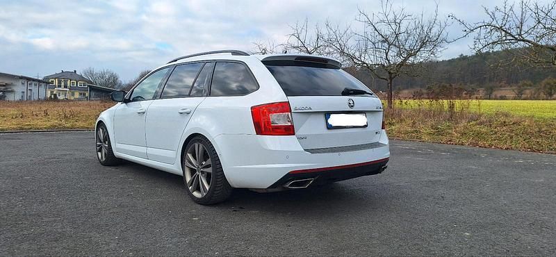 Gebraucht Skoda Octavia RS 184 PS (135 kW) 2016 Weiß Kleinwagen