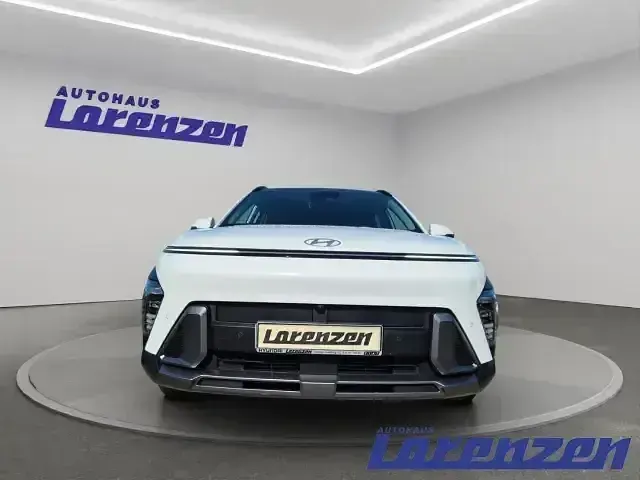 Gebraucht Hyundai Kona Prime 199 PS (146 kW) 2024 Serenity white / mic (weiss) SUV