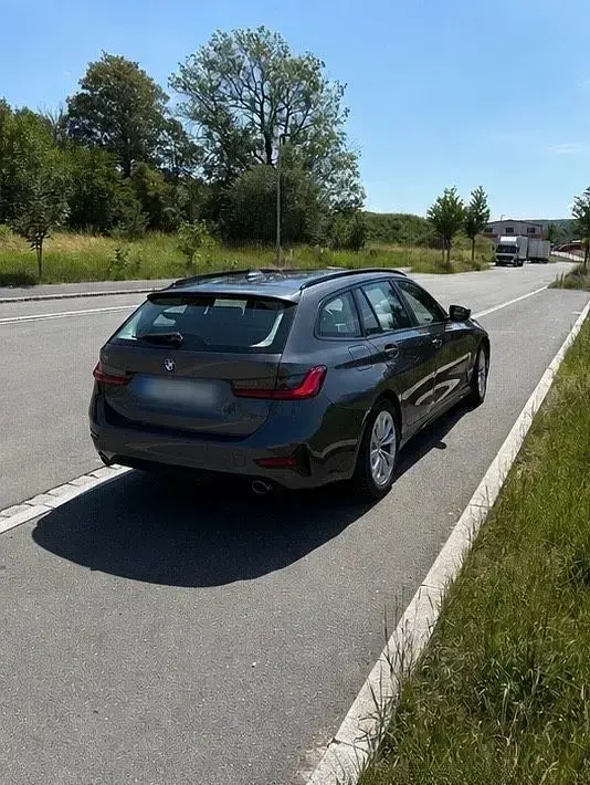 Gebraucht BMW 318 150 PS (110 kW) 2020 Grau Kombi