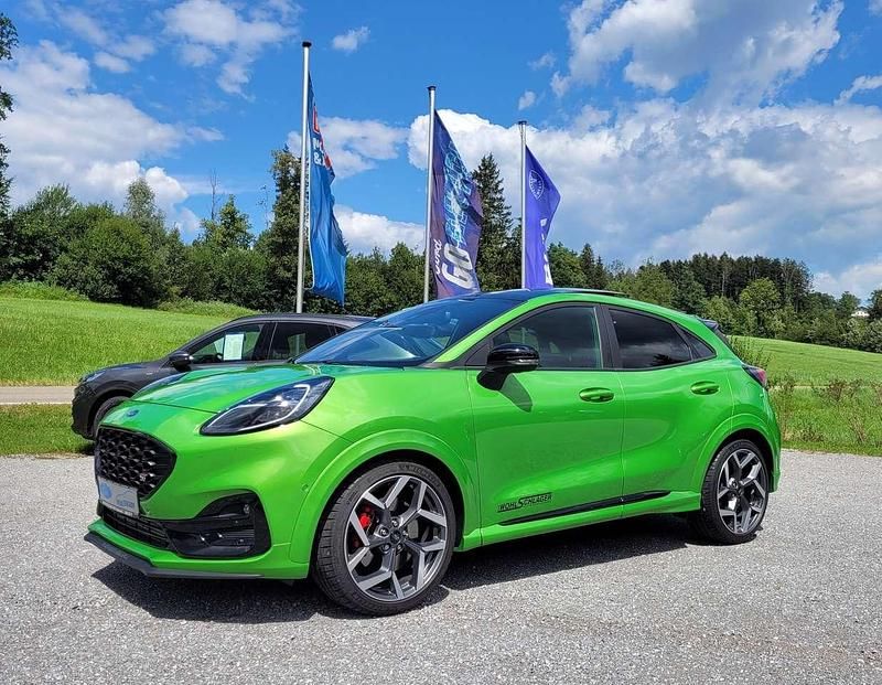 Furiousgrünmet. Gebraucht 2022 Ford Puma Performance Edition SUV | 24.490 € (Fairer Preis) - Bild 1/4