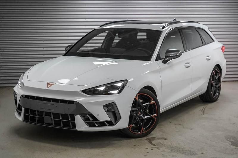 Glacial white metallic (2y) Gebraucht 2025 Cupra Leon VZ | 39.290 € (Guter Preis) - Bild 1/4