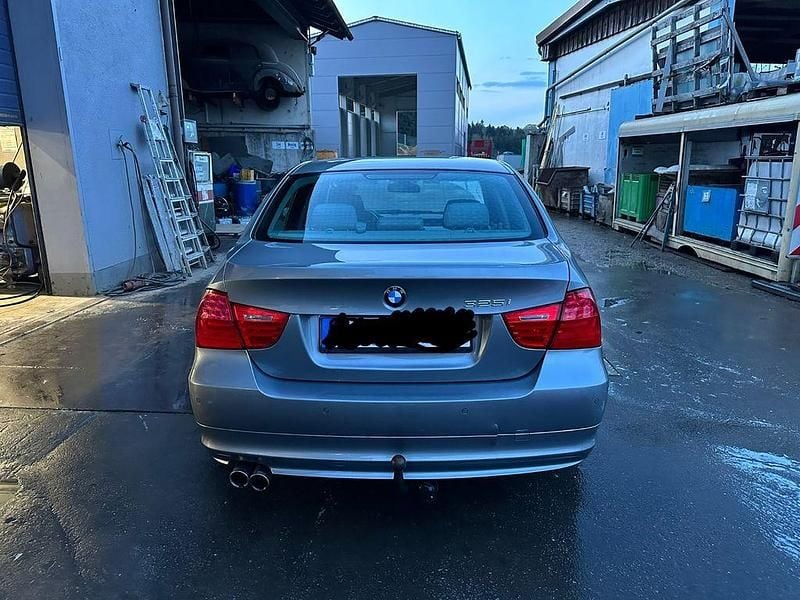 Second-hand BMW 325 218 CP (160 kW) 2009 Gri Berlinǎ