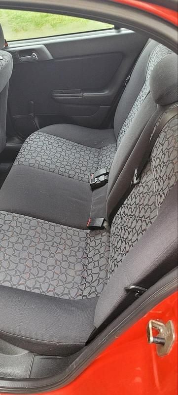 Gebraucht Opel Astra 75 PS (55 kW) 2001 Rot Limousine