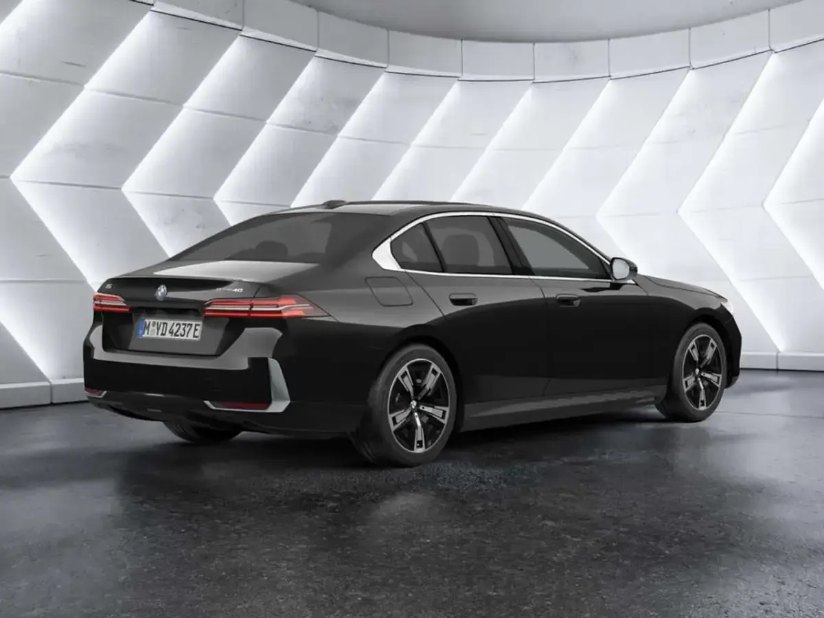 Neu BMW i5 Sport Line 250 kW (340 PS) 2026 Black sapphire Limousine
