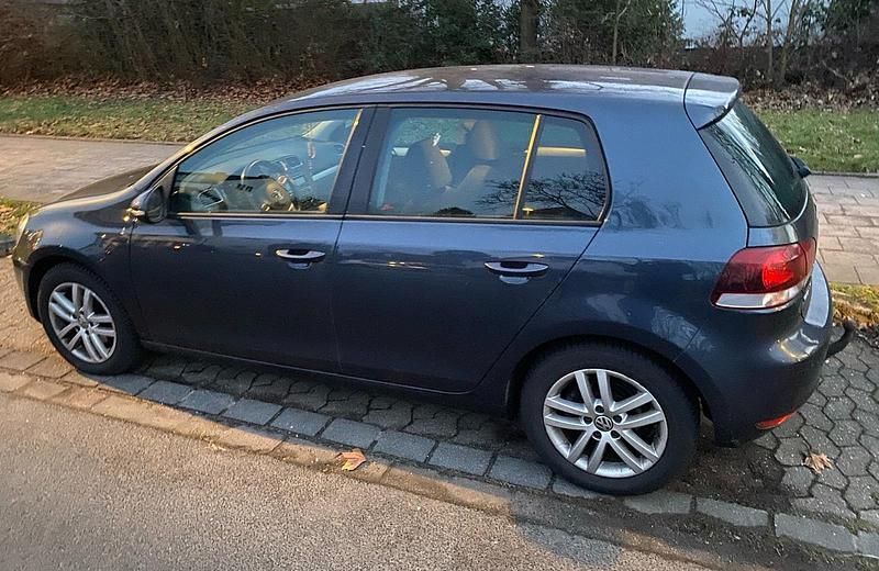 Gebraucht VW Golf VII 122 PS (89 kW) 2012 Blau Limousine