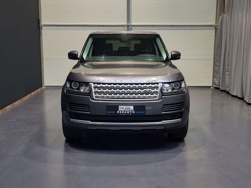 Gebraucht Land Rover Range Rover Vogue 258 PS (189 kW) 2017 Corris grey SUV