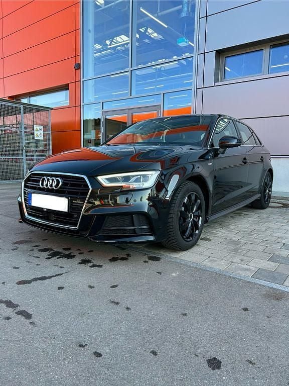 Schwarz Gebraucht 2017 Audi A3 Sport Limousine | 18.290 € (Fairer Preis) - Bild 1/4