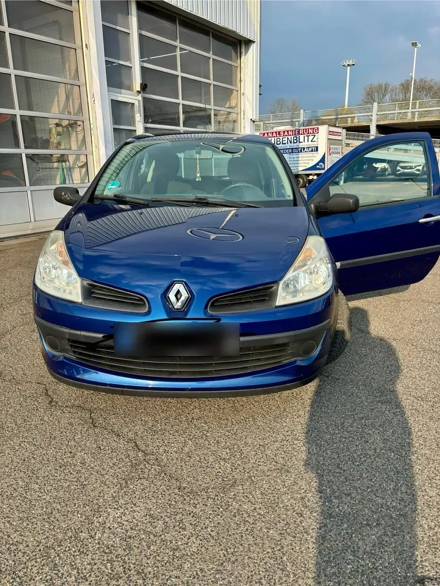 Second-hand Renault Clio II 75 CP (55 kW) 2007 Albastru Berlinǎ