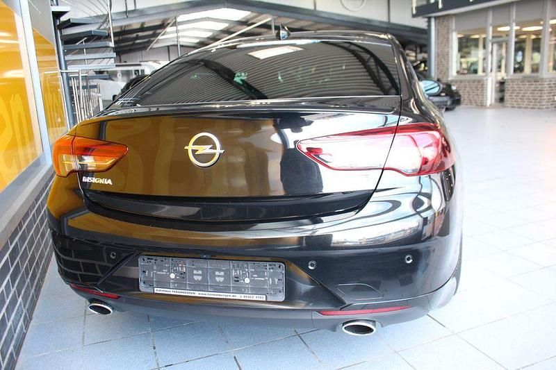 Gebraucht Opel Insignia Exklusiv 209 PS (153 kW) 2018 Schwarz Limousine
