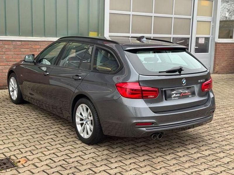 Gebraucht BMW 330 Sport Line 252 PS (185 kW) 2018 Andere Kombi