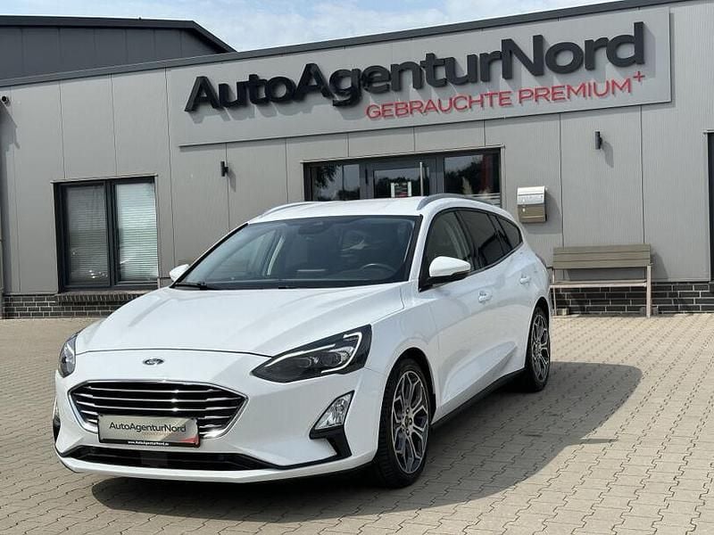 Weiß Gebraucht 2020 Ford Focus Titanium Kombi | 16.450 € (Fairer Preis) - Bild 1/4