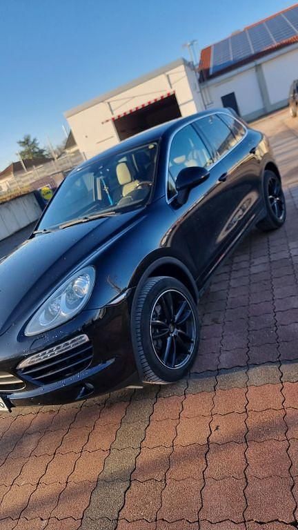 Schwarz Gebraucht 2012 Porsche Cayenne SUV | 17.500 € - Bild 1/4