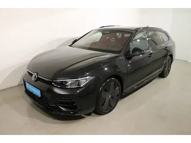 Gebraucht VW Passat Style 177 PS (130 kW) 2024 Schwarz Kombi