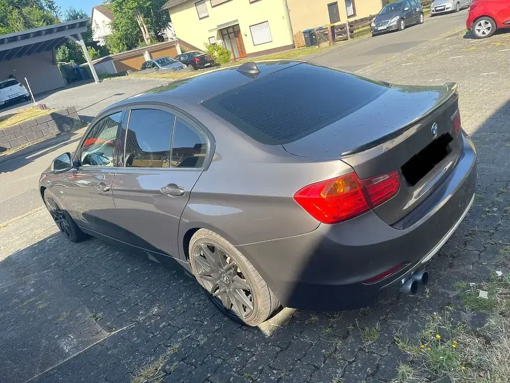 Gebraucht BMW 328 245 PS (180 kW) 2012 Braun Limousine