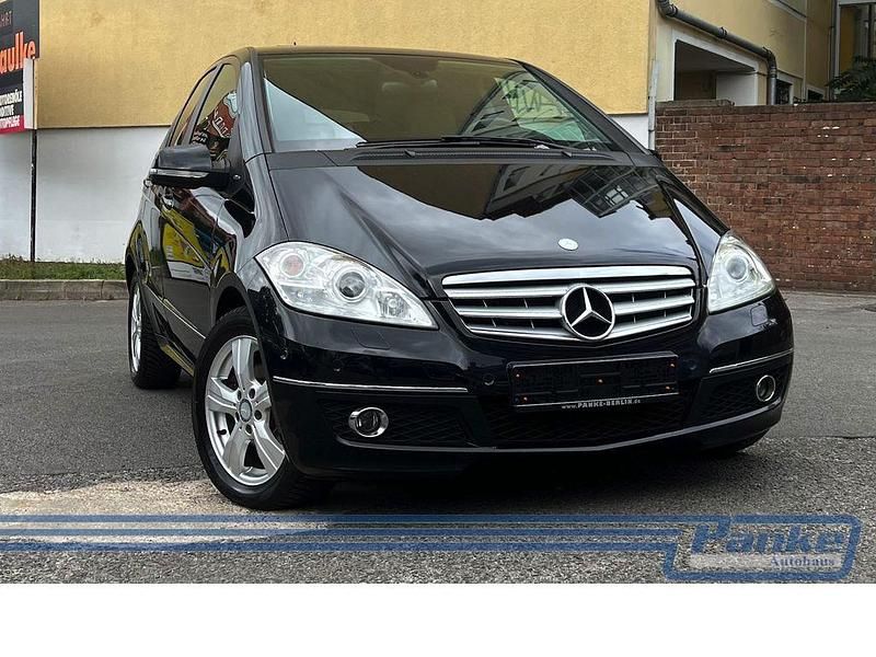 Schwarz Gebraucht 2009 Mercedes A180 Avantgarde Limousine | 4.890 € (Fairer Preis) - Bild 1/4