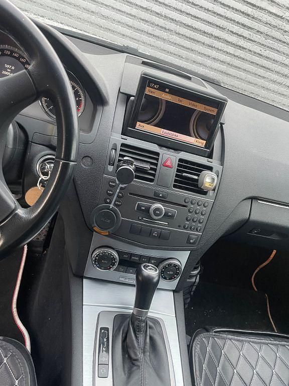 Gebraucht Mercedes C200 Elegance 184 PS (135 kW) 2011 Weiß Limousine