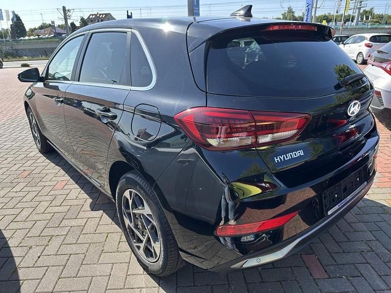 Neu Hyundai i30 Style 140 PS (102 kW) 2025 Schwarz Limousine