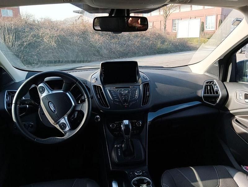 Gebraucht Ford Kuga Titanium 140 PS (102 kW) 2014 Grau SUV