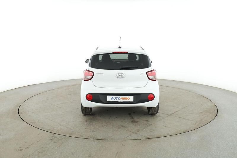 Gebraucht Hyundai i10 Passion Plus 67 PS (49 kW) 2018 Weiß Kleinwagen