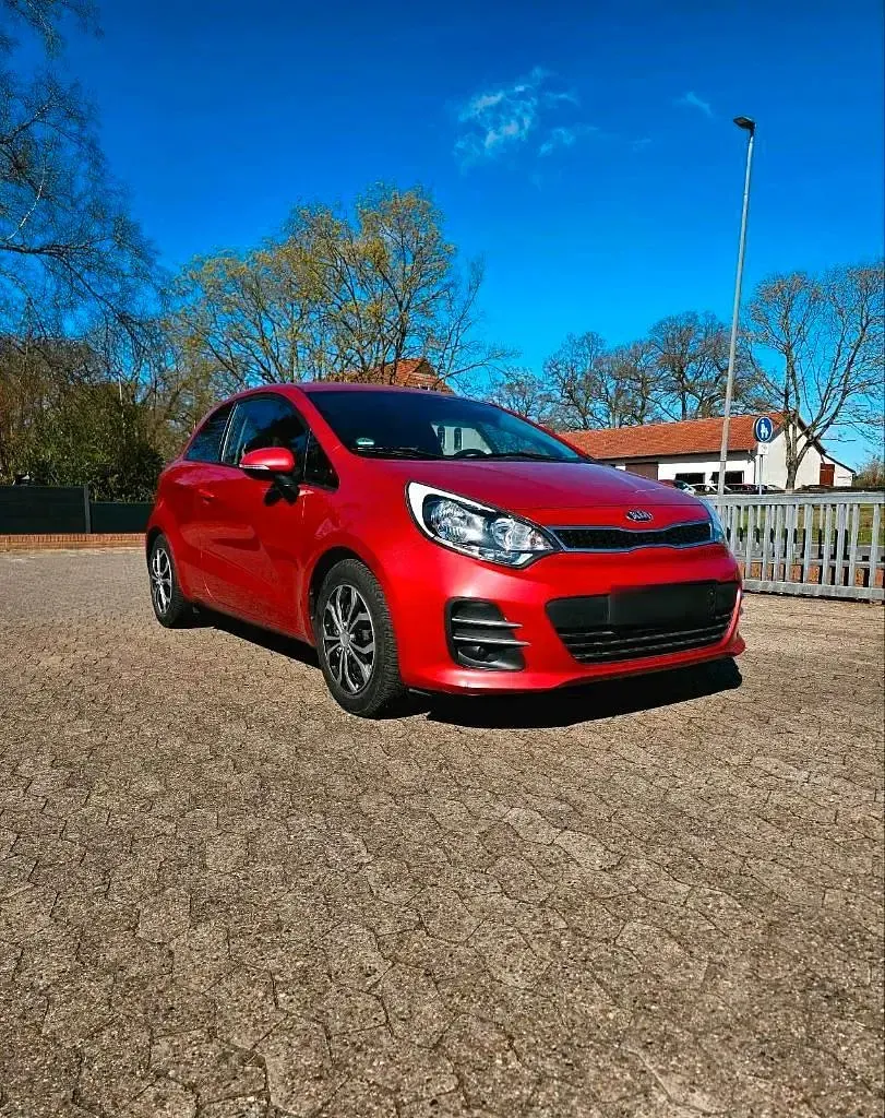 Gebraucht Kia Rio 84 PS (61 kW) 2016 Rot Kleinwagen