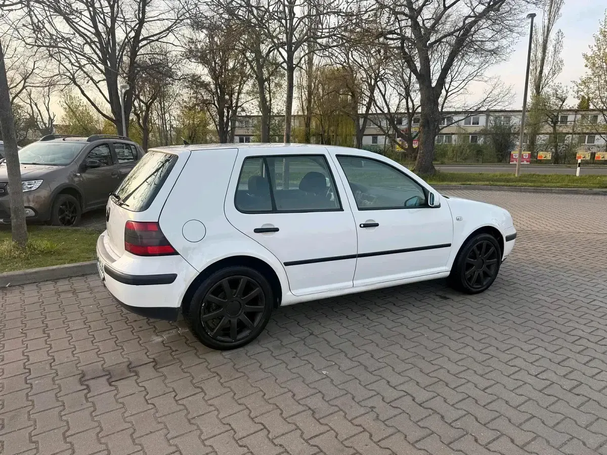 Gebraucht VW Golf IV 75 PS (55 kW) 2001 Weiß Kleinwagen