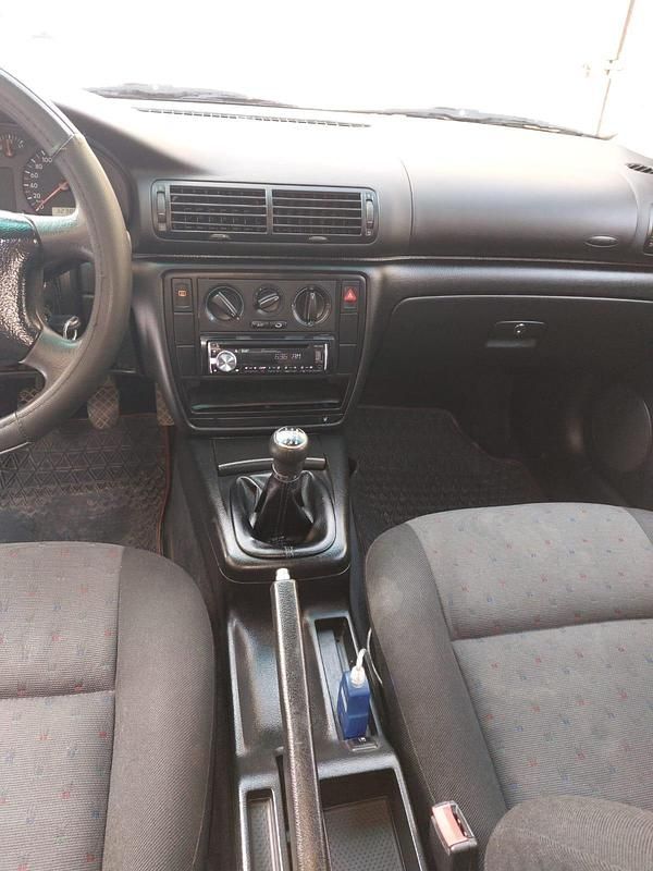 Grün Gebraucht 1999 VW Passat Kombi | 250 € (Guter Preis) - Bild 1/4