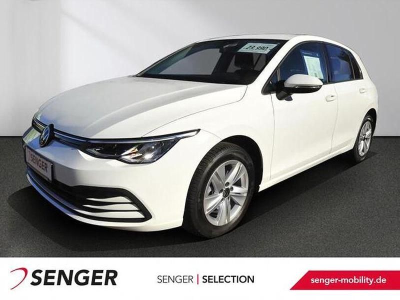 Pure white Gebraucht 2021 VW Golf VIII Life Limousine | 23.990 € (Fairer Preis) - Bild 1/4