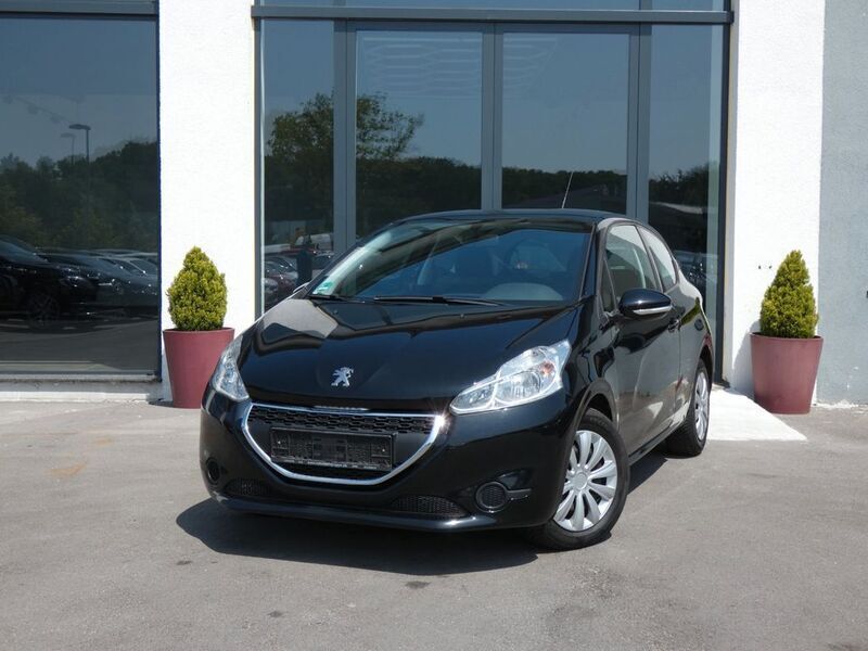 Schwarz Gebraucht 2015 Peugeot 208 Kleinwagen | 3.750 € (Fairer Preis) - Bild 1/4