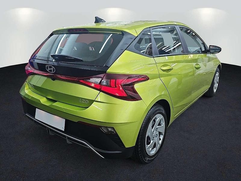 Gebraucht Hyundai i20 79 PS (58 kW) 2024 Lucid lime / met Limousine