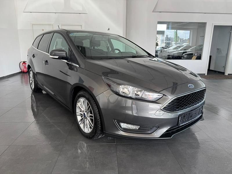 Gebraucht Ford Focus Cool & Connect 125 PS (91 kW) 2018 Grau Kombi