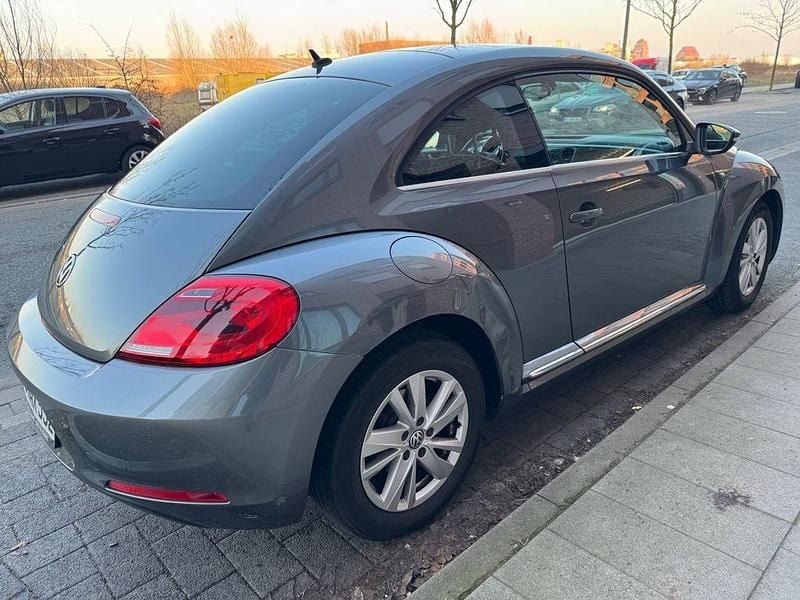 Gebraucht VW Beetle 105 PS (77 kW) 2012 Grau Kleinwagen