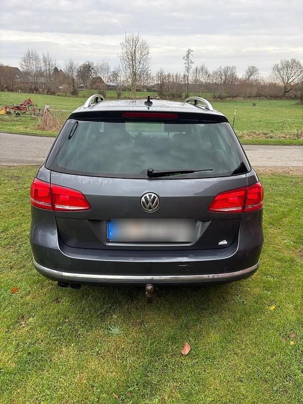 Gebraucht VW Passat 140 PS (102 kW) 2012 Grau Kombi
