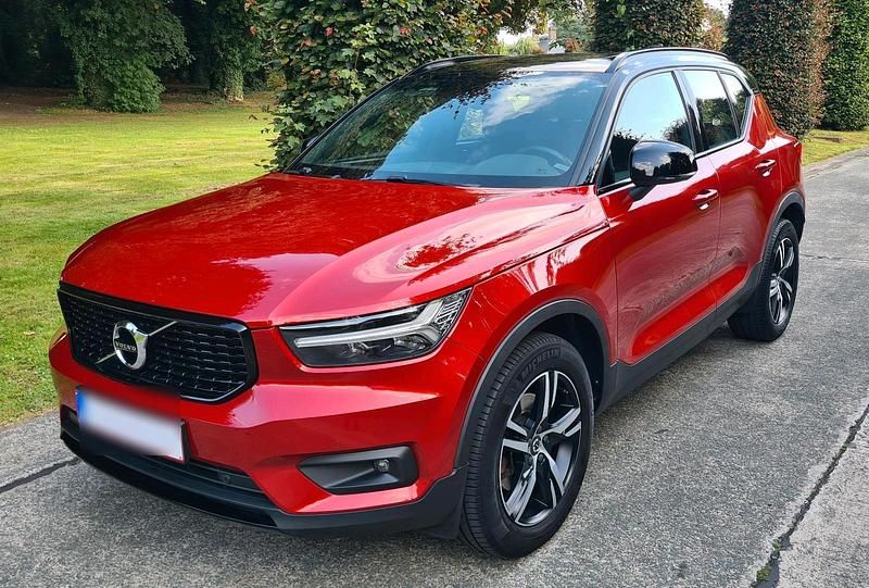 Rot Gebraucht 2018 Volvo XC40 R-Design SUV | 24.750 € (Guter Preis) - Bild 1/4