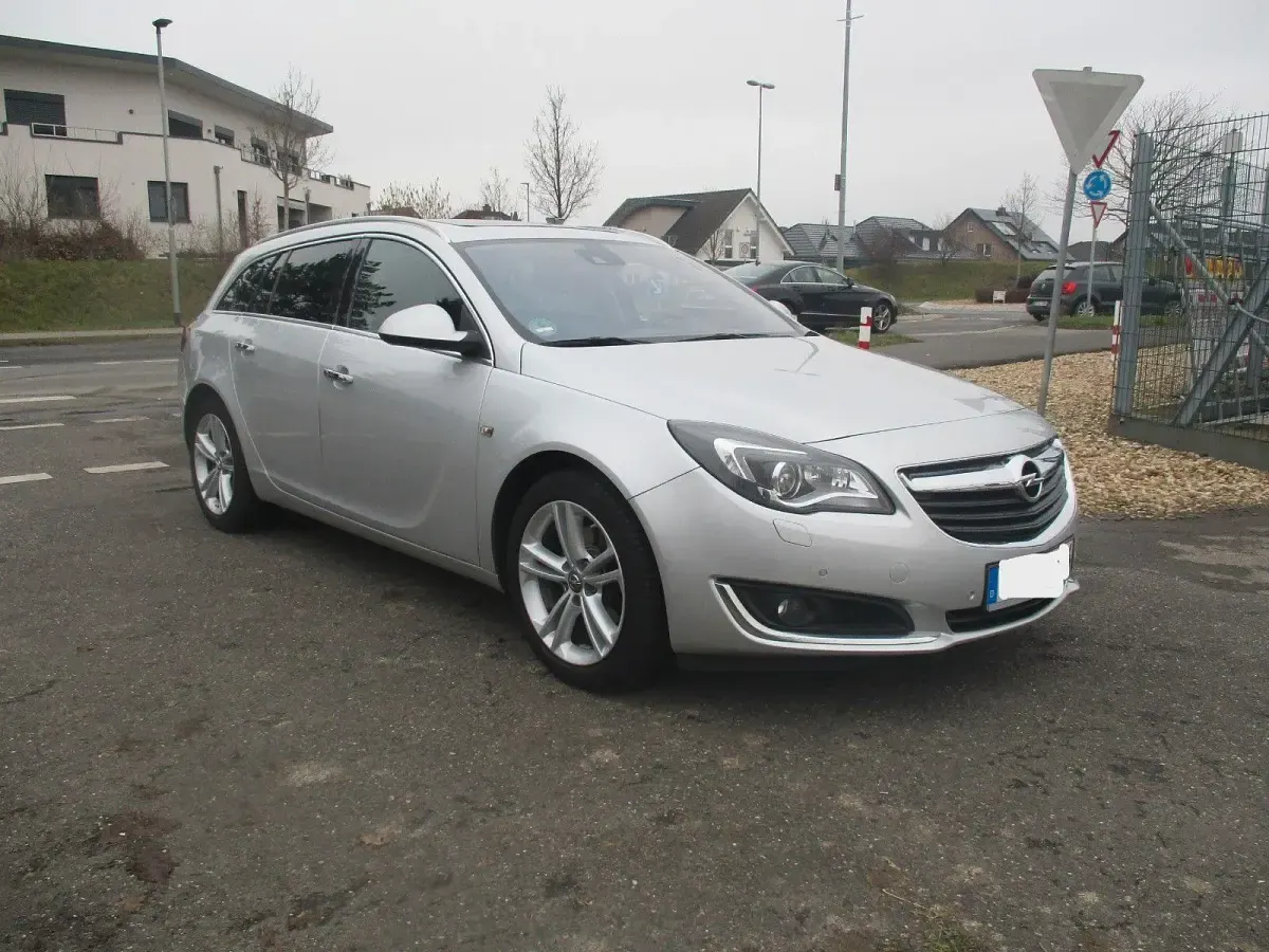 Gebraucht Opel Insignia 194 PS (142 kW) 2015 Silber Kombi