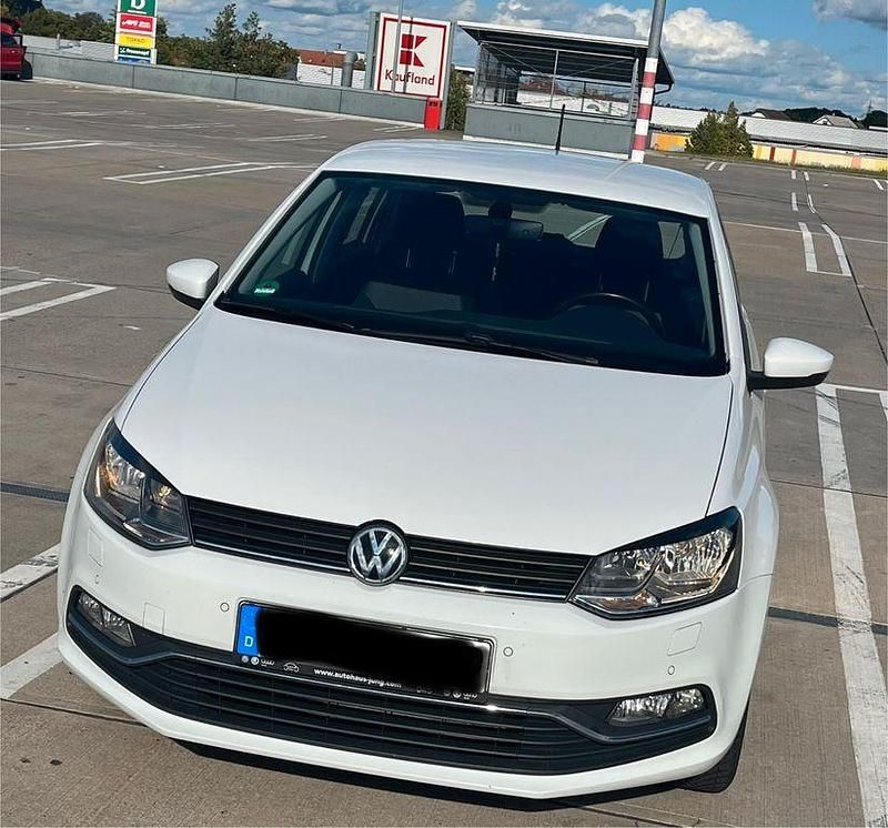 Weiß Gebraucht 2014 VW Polo Comfortline Limousine | 7.900 € (Etwas zu teuer) - Bild 1/4