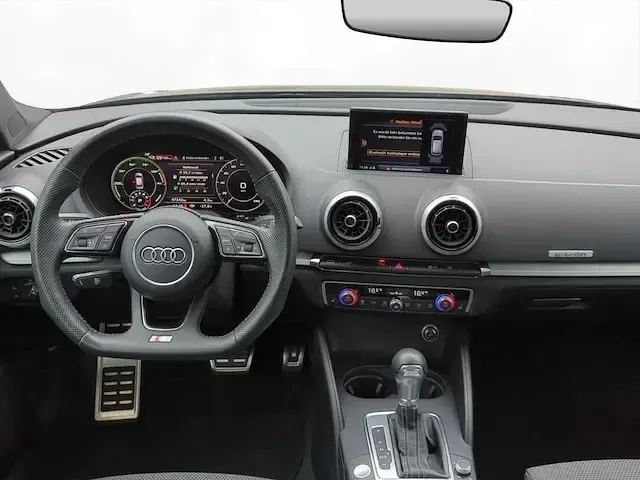 Gebraucht Audi A3 Sportback e-tron Sport 204 PS (150 kW) 2020 Kosmosblau metallic Kleinwagen