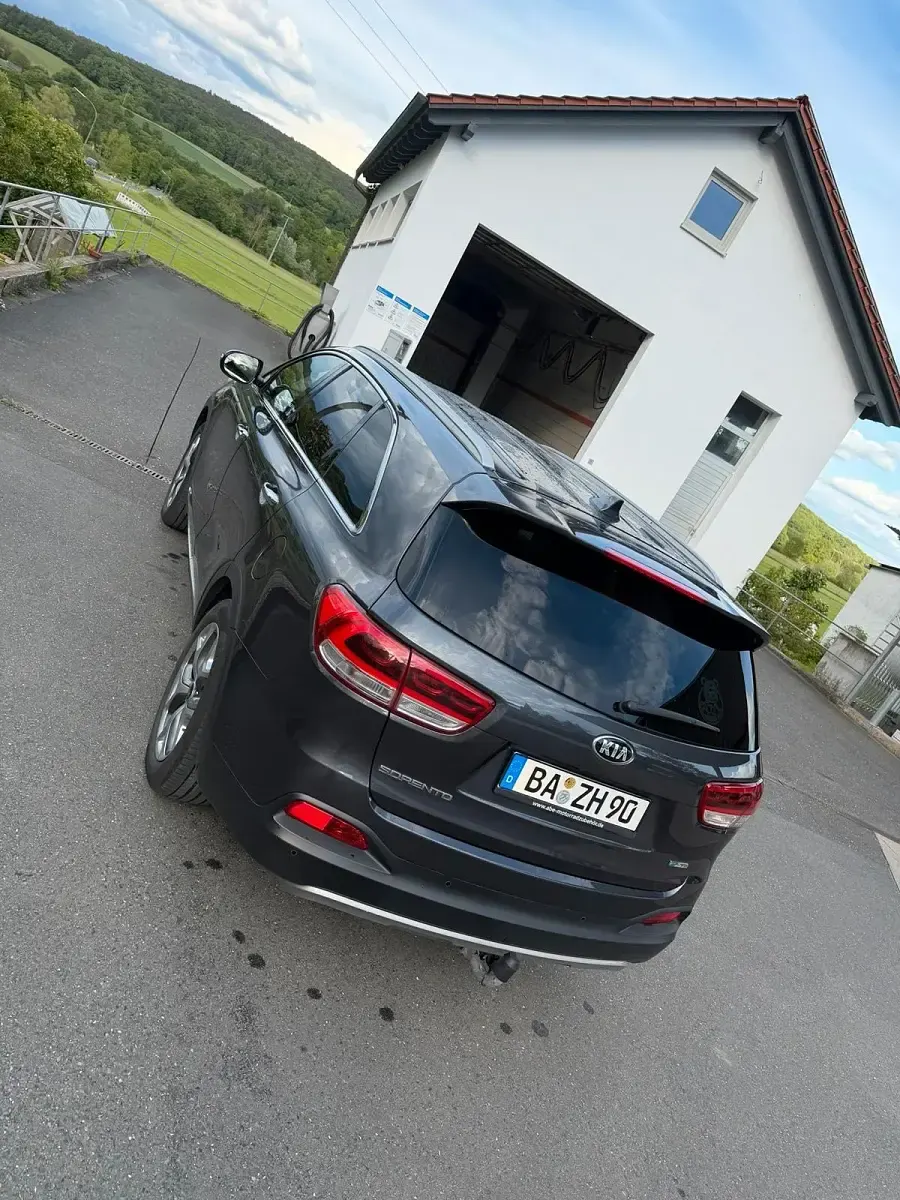 Gebraucht Kia Sorento 200 PS (147 kW) 2016 Grau SUV